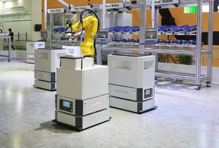 自然無軌導(dǎo)航技術(shù)正酣，智慧物流引領(lǐng)智能工廠新風(fēng)向